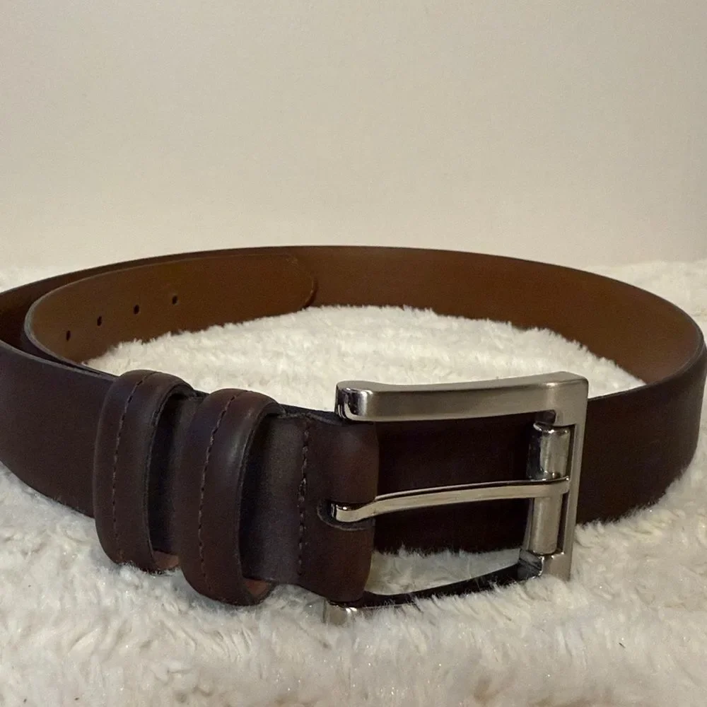Van Heusen Genuine Leather Classic Brown Belt Silver Hardware Minimalist Size 40